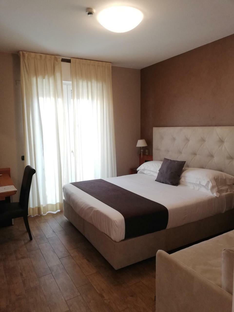 Hotel Clarin 14 By Dori Пескьера-дель-Гарда Экстерьер фото